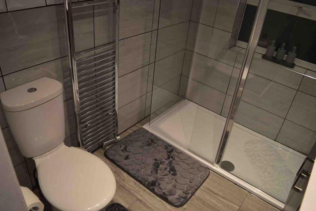 Unique 4 Bed House In Derby Perfect For Contractors And Families Villa Dış mekan fotoğraf
