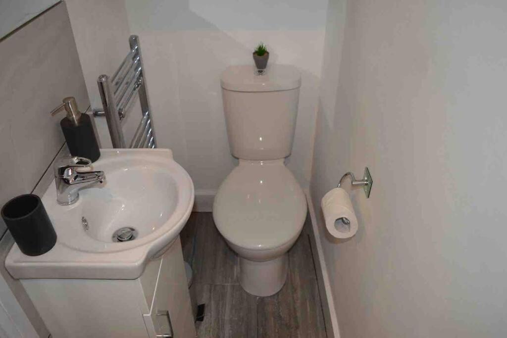 Unique 4 Bed House In Derby Perfect For Contractors And Families Villa Dış mekan fotoğraf